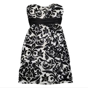 Ruby Rox Size Small Mini Dress Black & White